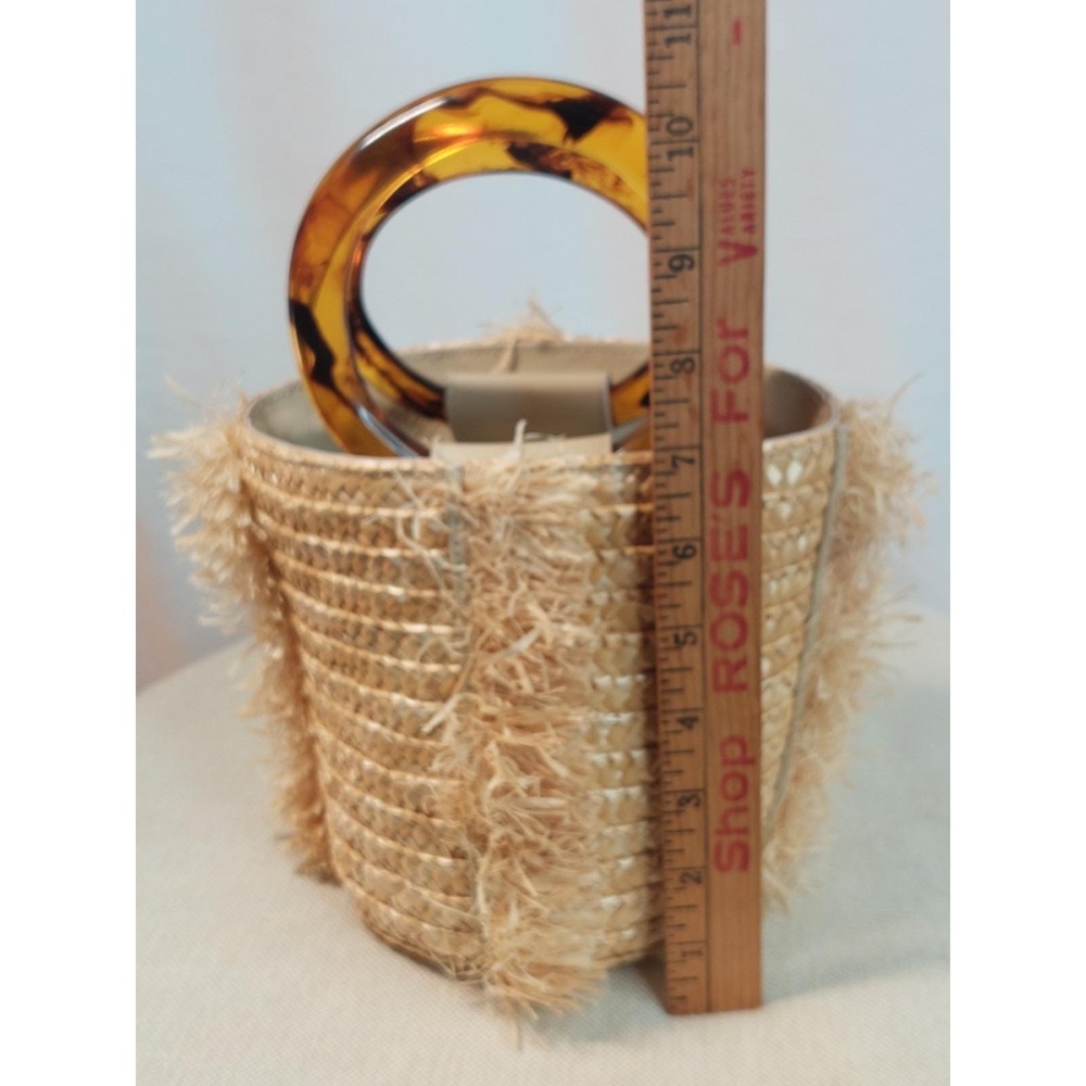 Summer Beach Bag Tuckernuck Woven Straw Tortoise Ring Handles Raffia Luxury - Picture 13 of 16